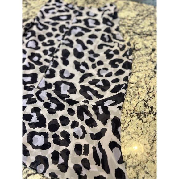 Cabi 5536 Feline top size M sleeveless - Picture 13 of 14